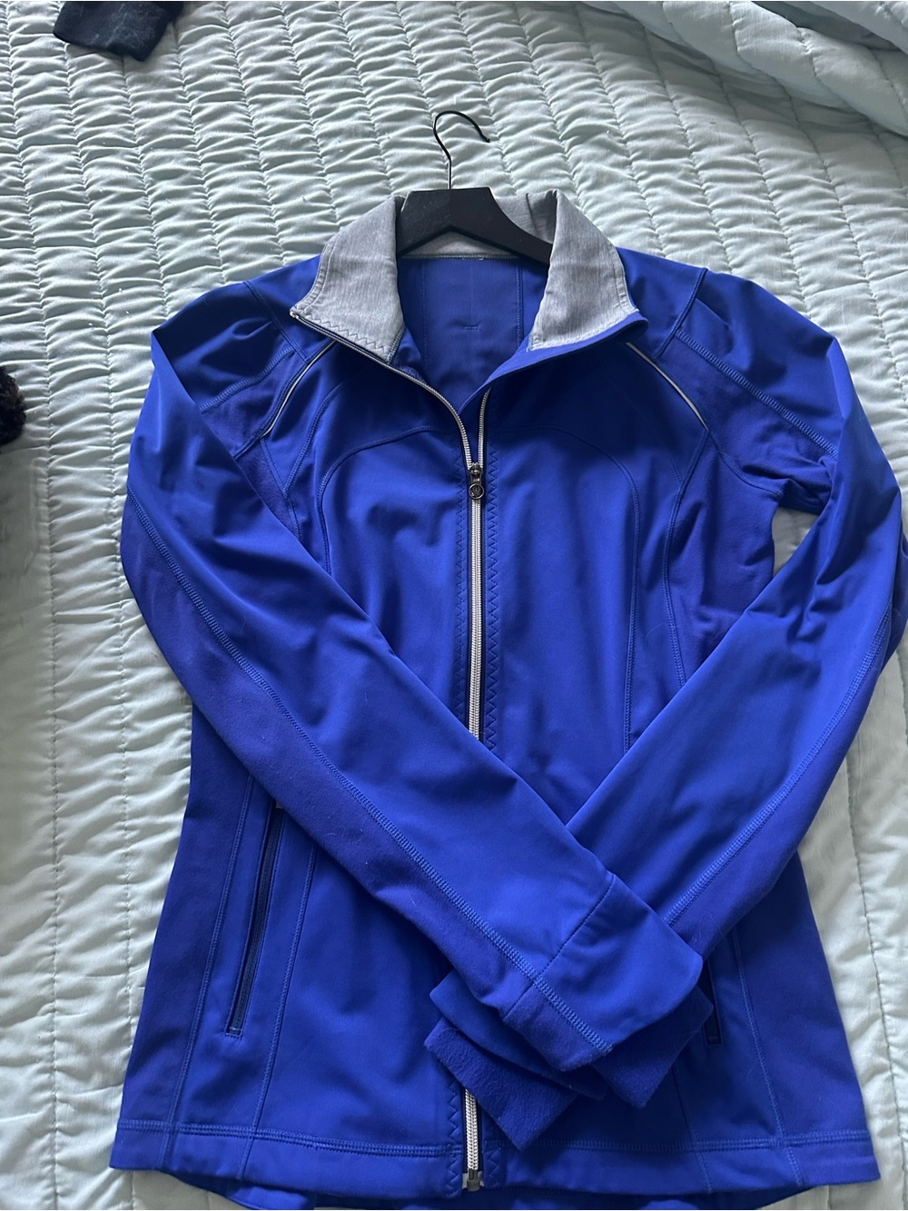 LULULEMON COBALT BLUE waterproof JACKET SZ 6